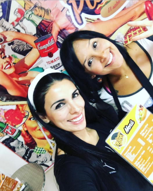 Ex chica Yingo se gana la vida vendiendo completos - Imagen 4