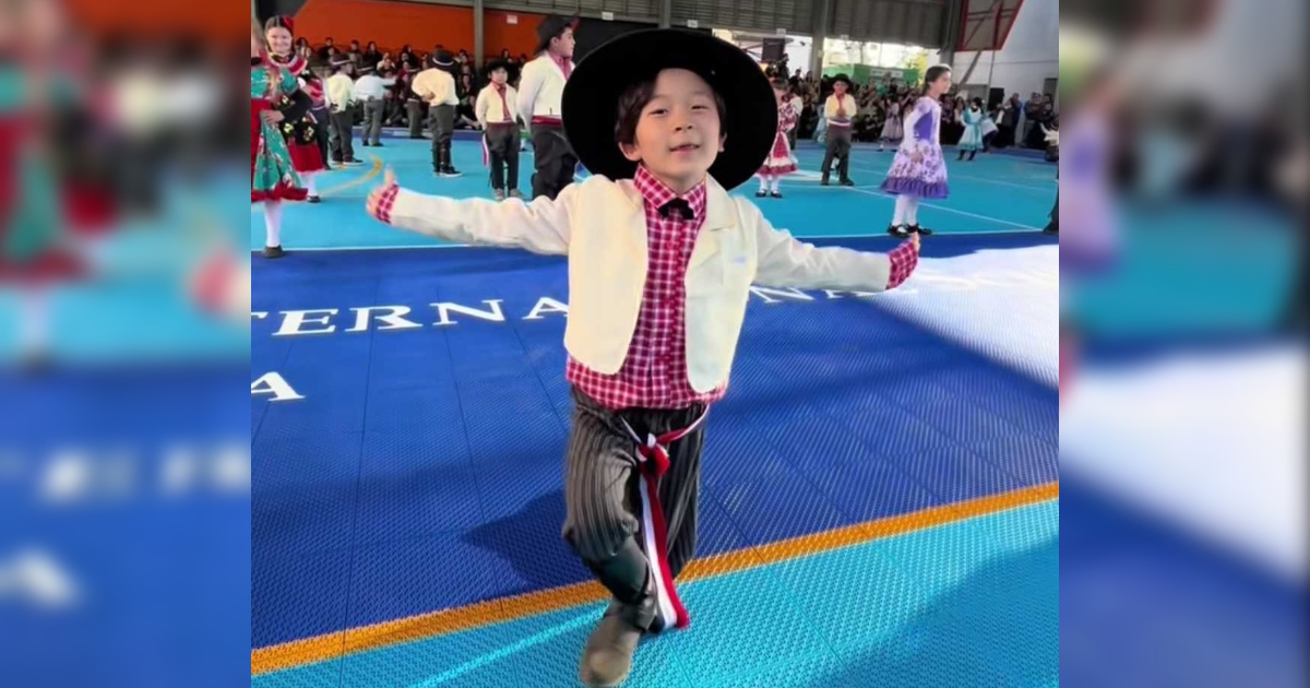 Pequeño niño coreano enterneció las redes bailando La Mazamorra en