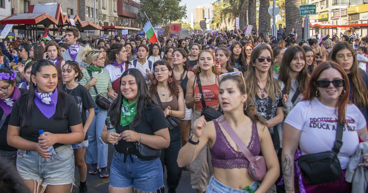 8M Multitudinarias Marchas En Santiago Y Regiones