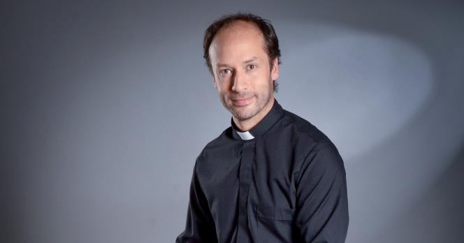 Andrés Velasco volverá a las pantallas de TVN con radical cambio de look