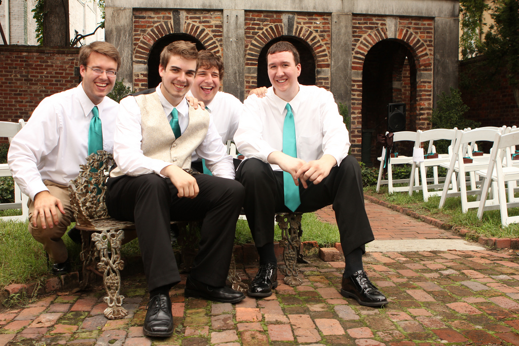 Novio se la juega en su boda con One Direction