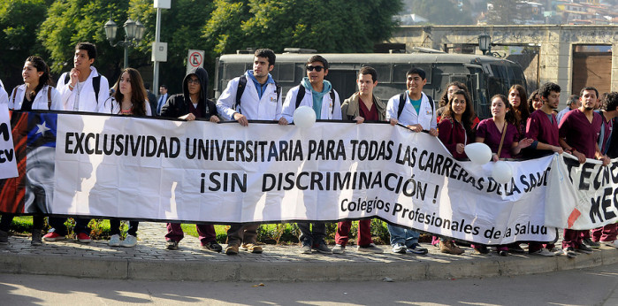 Cámara rechaza informe que otorgaba exclusividad universitaria a carreras de la salud