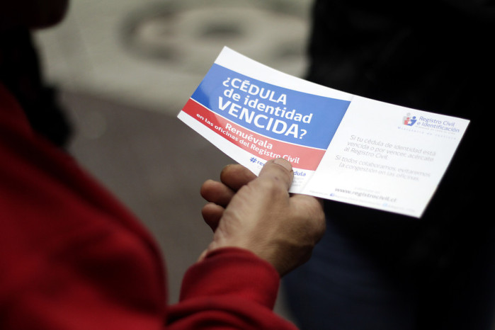 Hoy vencen casi 500 mil cédulas de identidad: Desde el Registro Civil llaman a reservar hora