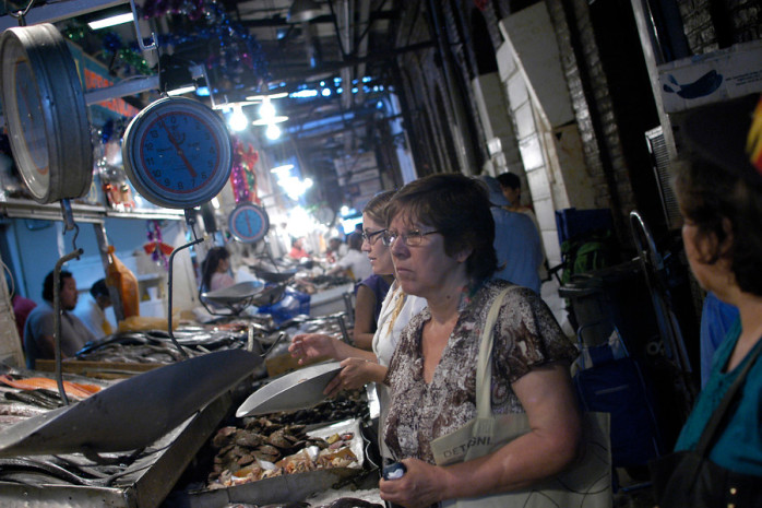 Adimark: confianza de consumidores continúa en área de pesimismo y llega a 42.5 puntos en septiembre