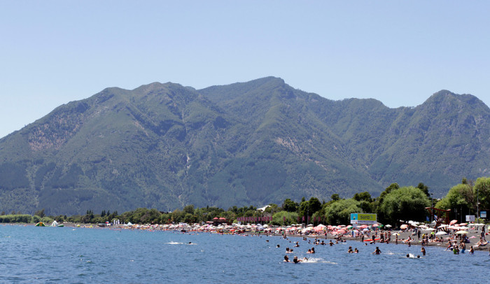Detienen a hombre que habría violado a dos turistas británicas en Pucón