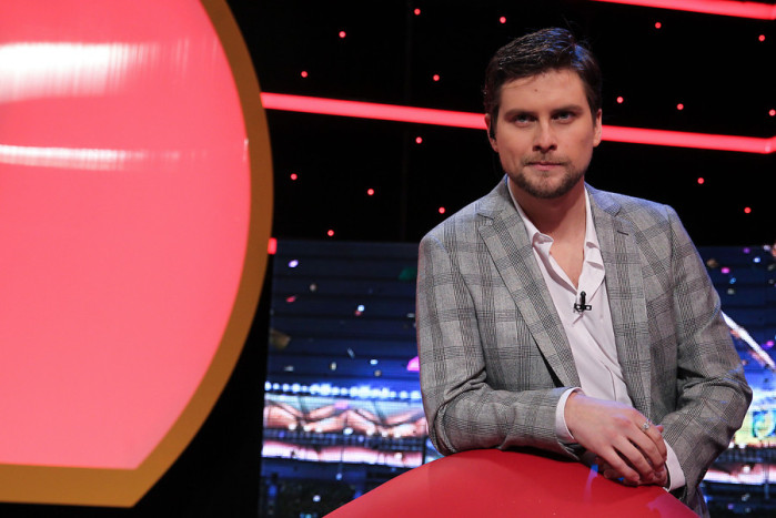 ¡Picarón!: Jean Philippe Cretton gozó con agarrón a musa de la Vedetón