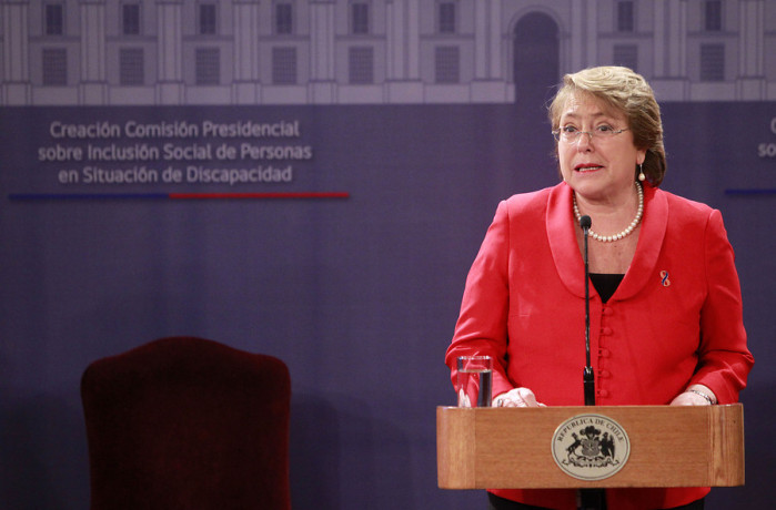 Bachelet niega que desaceleración económica sea fruto de sus reformas