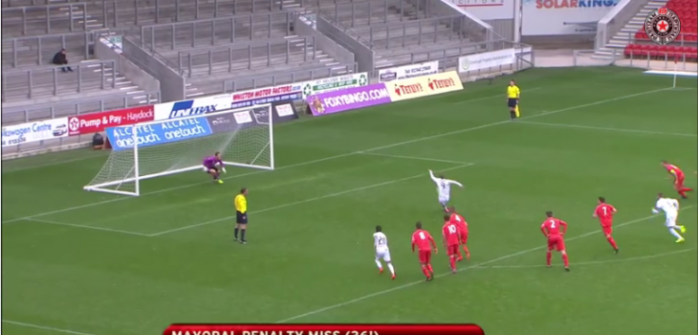 Juvenil de Real Madrid queda en vergüenza con horrible lanzamiento penal