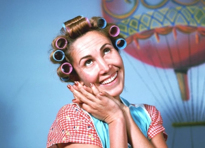 'Doña Florinda' impacta con su juvenil rostro en un video junto a Thalía