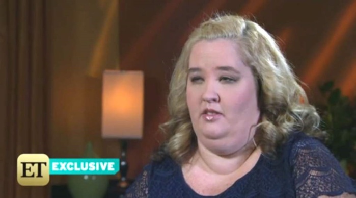 Ex estrella de reality revela que ha sido novia de dos abusadores de niños