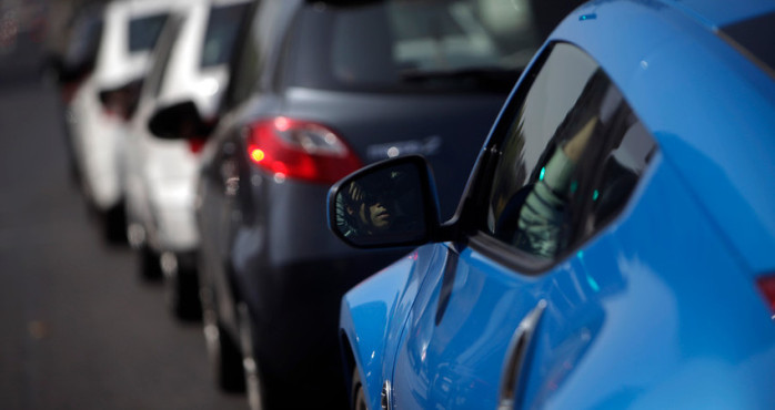 Evita el impuesto a las emisiones: Renueva tu auto antes de fin de año