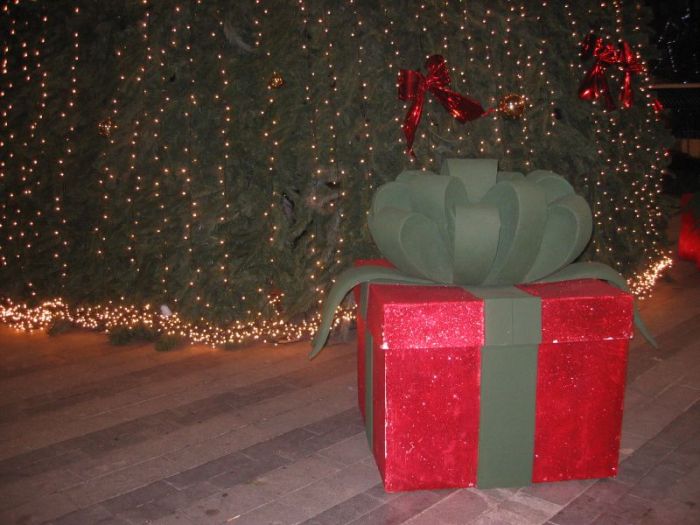 Gorreado regalo navideño: Hombres gastan más en la amante que en su esposa