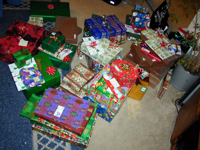 Ladrones devuelven paquetes al descubrir que eran regalos para huérfanos