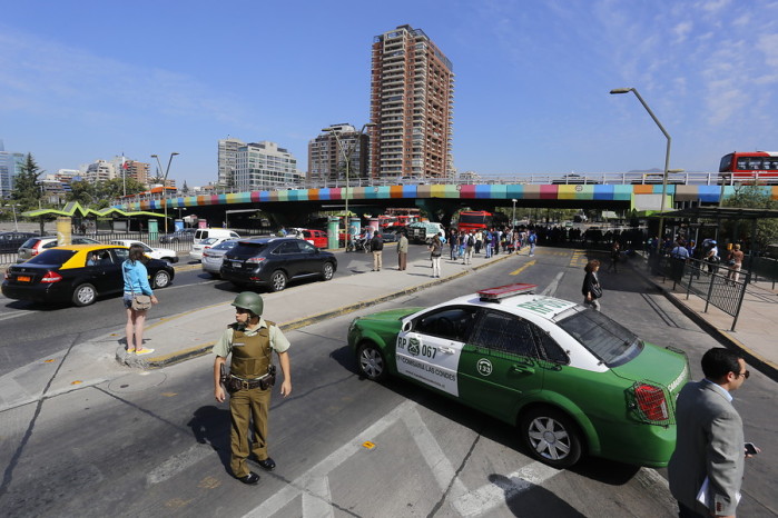 Bomba simulada movilizó a GOPE en Subcentro de estación Escuela Militar