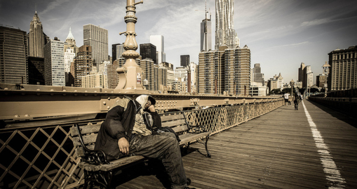 La emotiva historia del mendigo que cambió tres lucas por 30 millones