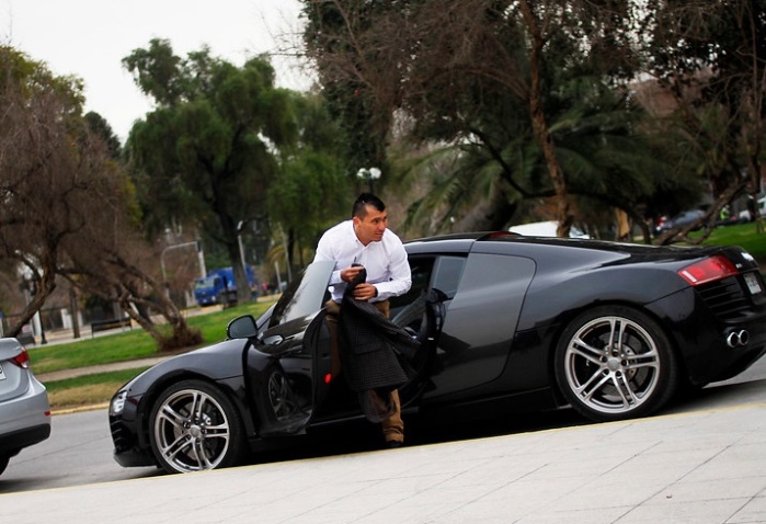 La impecable pinta del Pitbull en el matrimonio de sus padres