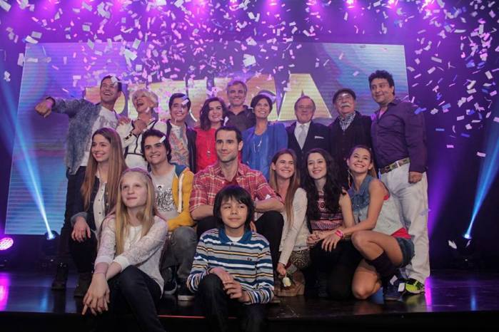 Revelan pololeo de protagonista de Pituca sin lucas con colega de profesión