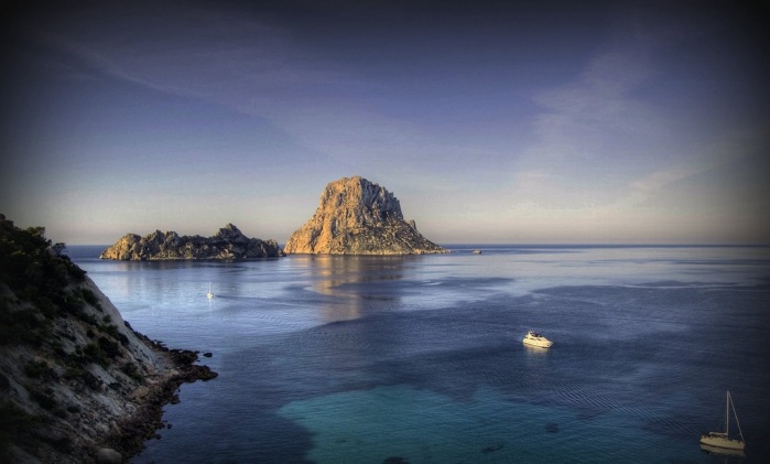 Romántica propuesta de matrimonio sobre un acantilado terminó en tragedia