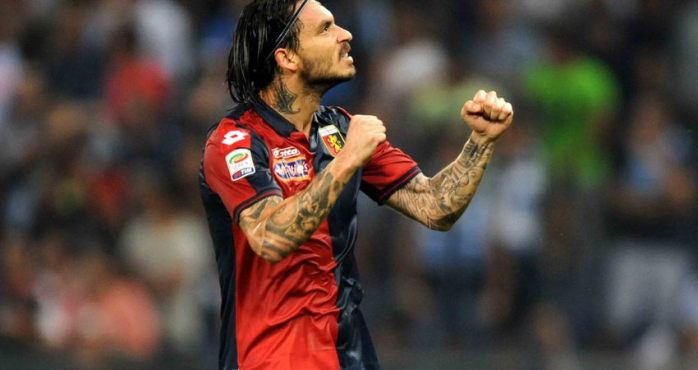 Mauricio Pinilla inicia el año con extremo cambio de look