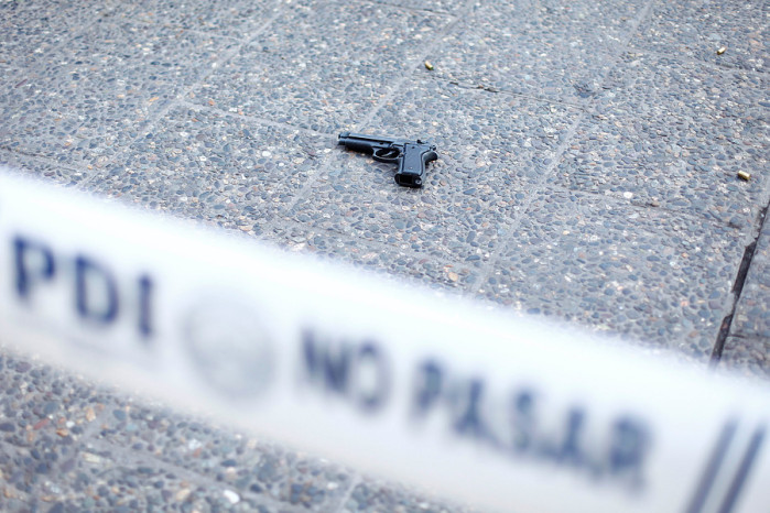 Joven muere acribillado frente a su pareja en comuna de Recoleta