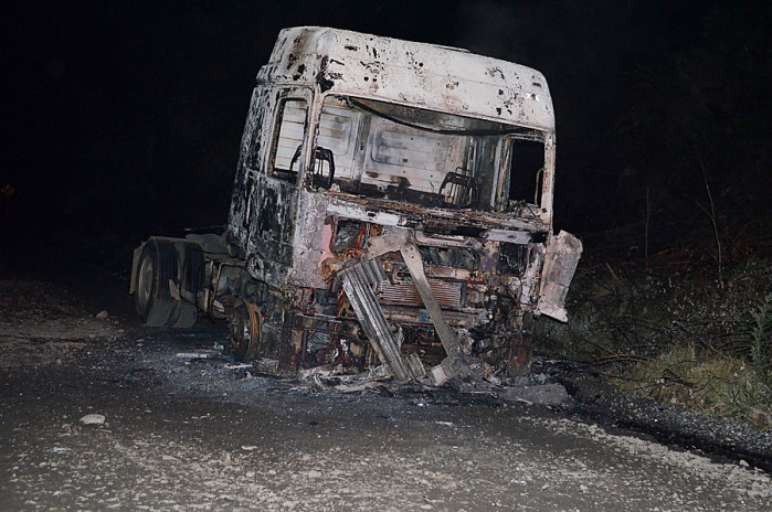 Encapuchados queman dos camiones en las cercanías de Lumaco