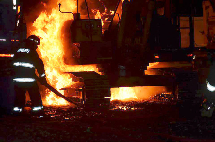 Temuco: Desconocidos incendian maquinaria agrícola en noche de Año Nuevo