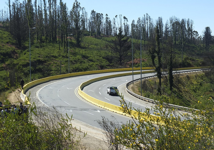 Conductor de camión muere tras volcar en camino La Pólvora