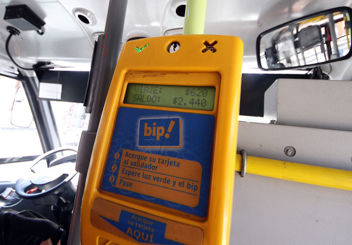 Estudiantes anuncian movilización por alza de tarifa en Metro y Transantiago