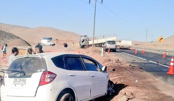 Niño de 14 años que conducía vehículo murió tras chocar con camión en Iquique