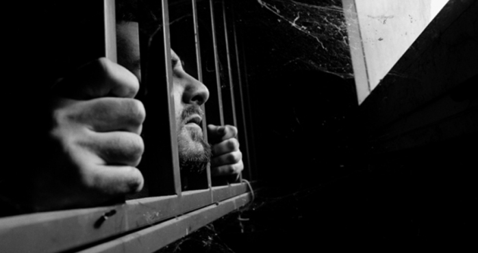 Detienen a sujeto que se grabó abusando sexualmente a tres menores de edad