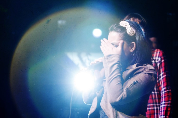 De luto: Fallece la madre de importante cantante nacional