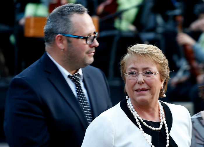 Demandante acusa que empresa de nuera de Bachelet trató de silenciarlo con $160 millones