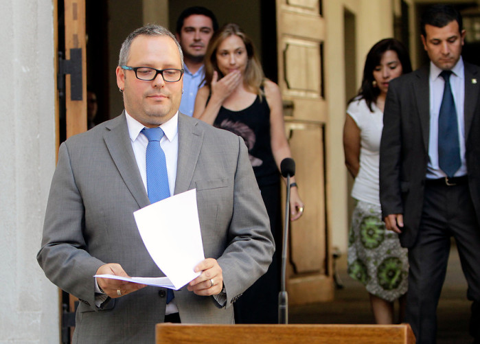 Las reacciones y mejores memes tras la renuncia de Sebastián Dávalos, hijo de Bachelet