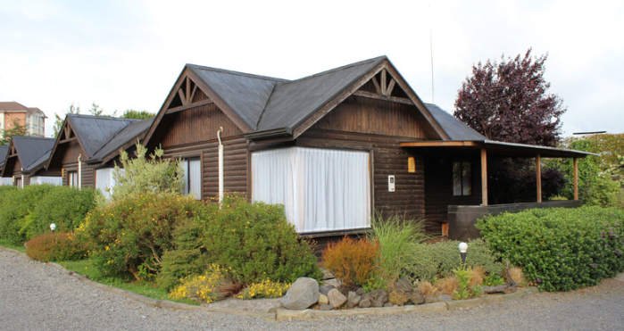 Famoso cantante de cumbia es acusado de agredir a dueño de cabañas en Osorno