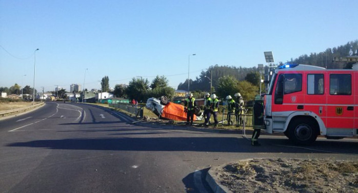 Conductor muere tras volcar vehículo en Concepción