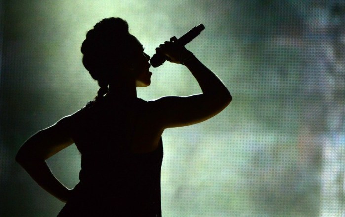 Famosa cantante norteamericana presenta a su hijo a través de Instagram