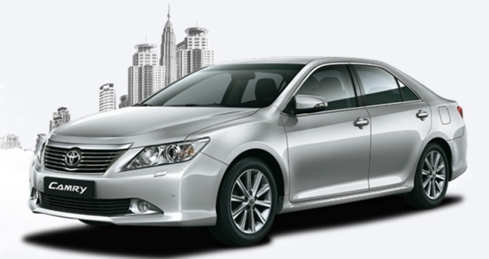 Mujer creyó que su pareja era infiel y se desquitó con su auto: así lo dejó