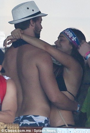 Clasos.com.mx | Splash News