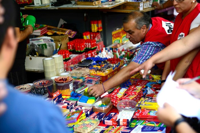 Denuncian a 14 marcas y distribuidoras de útiles escolares por incumplimiento en rotulado