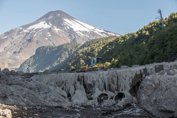 Intendente de Los Ríos confirma reducción de Alerta Roja a 5 kms en el Volcán Villarrica