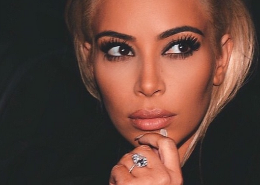 ¿Qué se puso?: El horrible vestido con el que Kim Kardashian impactó a sus fans