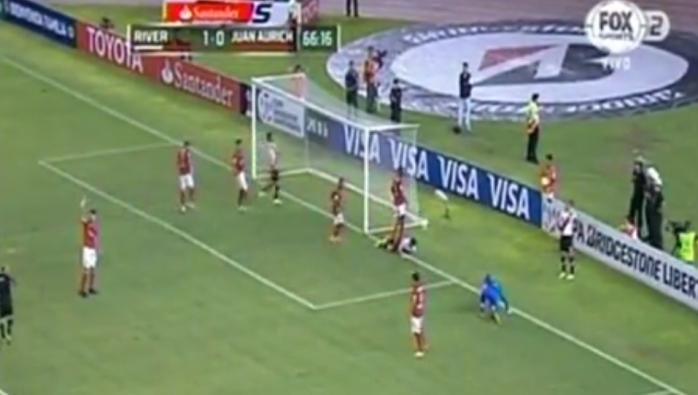 La furiosa 'salida de madres' de relator en partido de Copa Libertadores