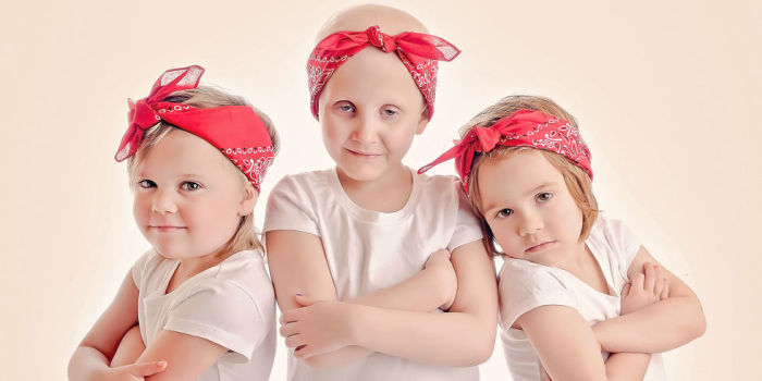 Las inspiradoras fotos con las que estas niñas celebraron vencer al cáncer