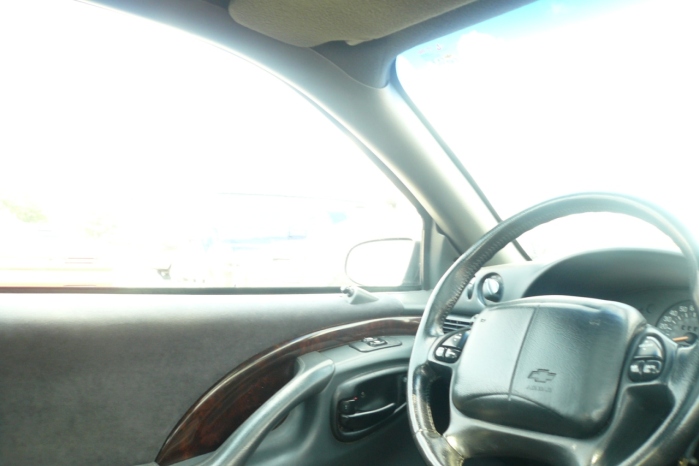 El mensaje que un joven encontró en su auto tras dejar las luces encendidas