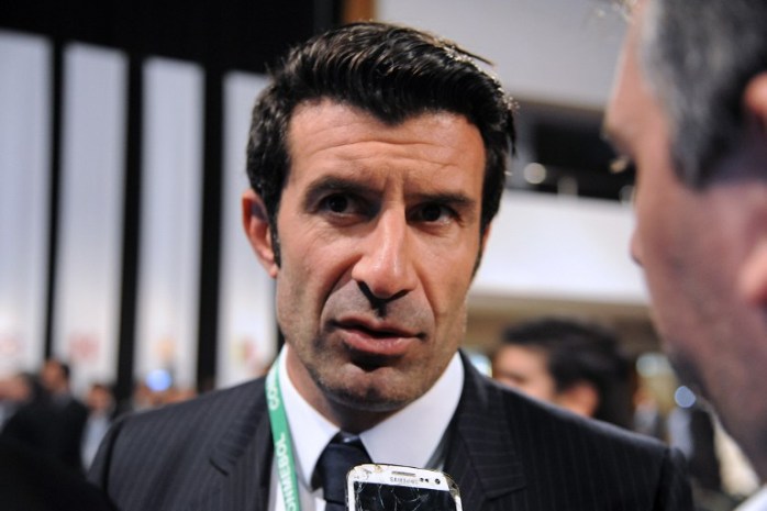 Figo bajó su candidatura a la presidencia de la FIFA: Acusó dictadura en el organismo