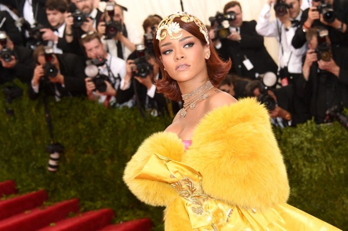 Memes: Vestido de Rihanna para la 