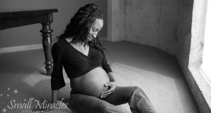 Esta artista fotografió a embarazadas sin hogar para recordarles su belleza