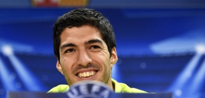Luis Suárez se hizo pasar por doctor e hizo feliz a pequeño con cáncer