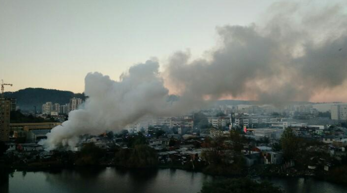 Concepción: Incendio consume varias viviendas en sector Las Tres Pascualas