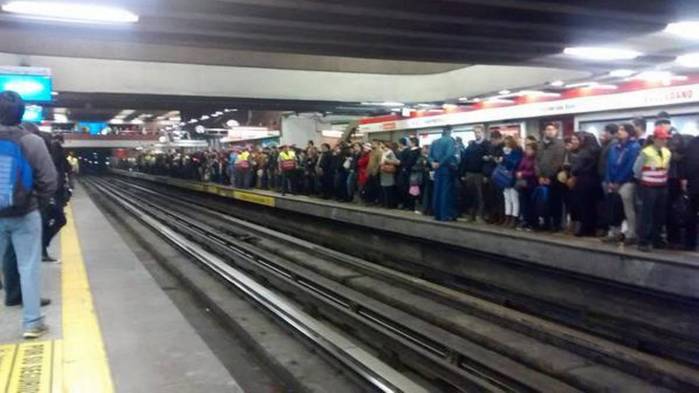 Metro restablece servicio en Línea 1 tras caída de persona a las vías